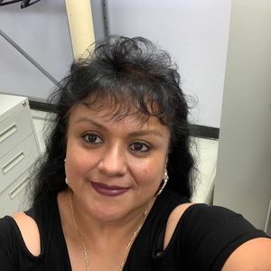 Meet your Posher, Martha enriquez